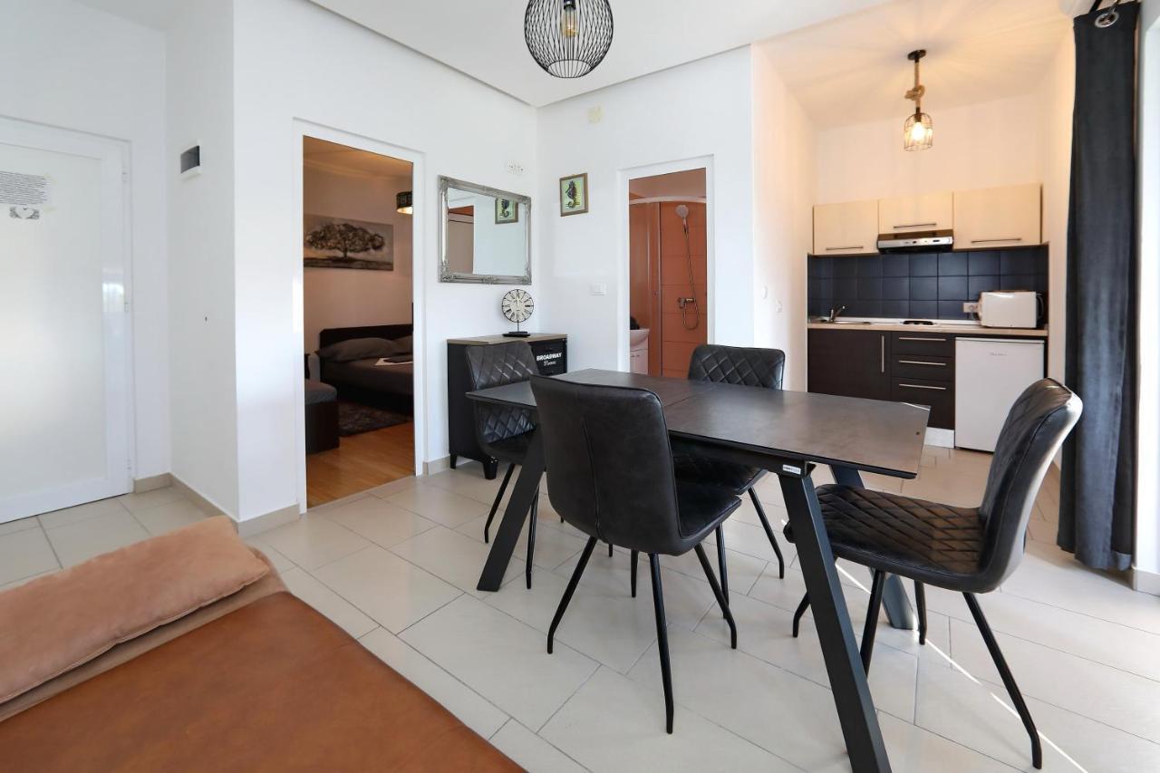 Apartments Neli Bibinje Exterior photo